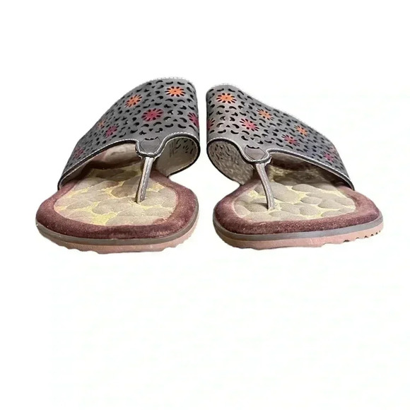 Elite by Corky’s Dominican Perforated Leather Gray Women’s Flat Sandal size 9 - Picture 4 of 15